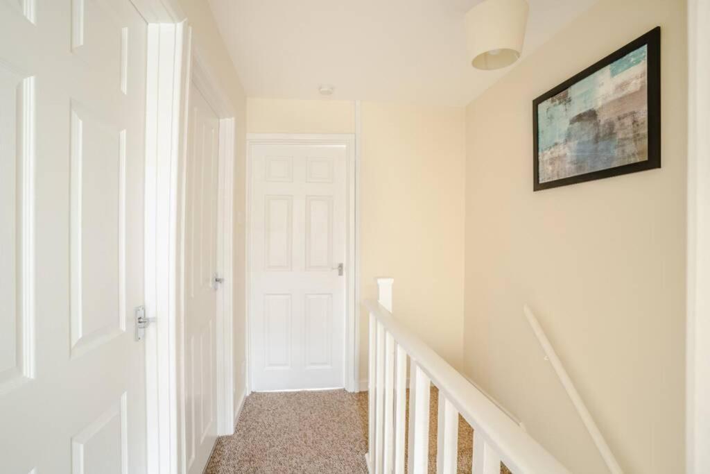 Off Road Parking, Smart Tv In Each Room! Swansea Exterior foto
